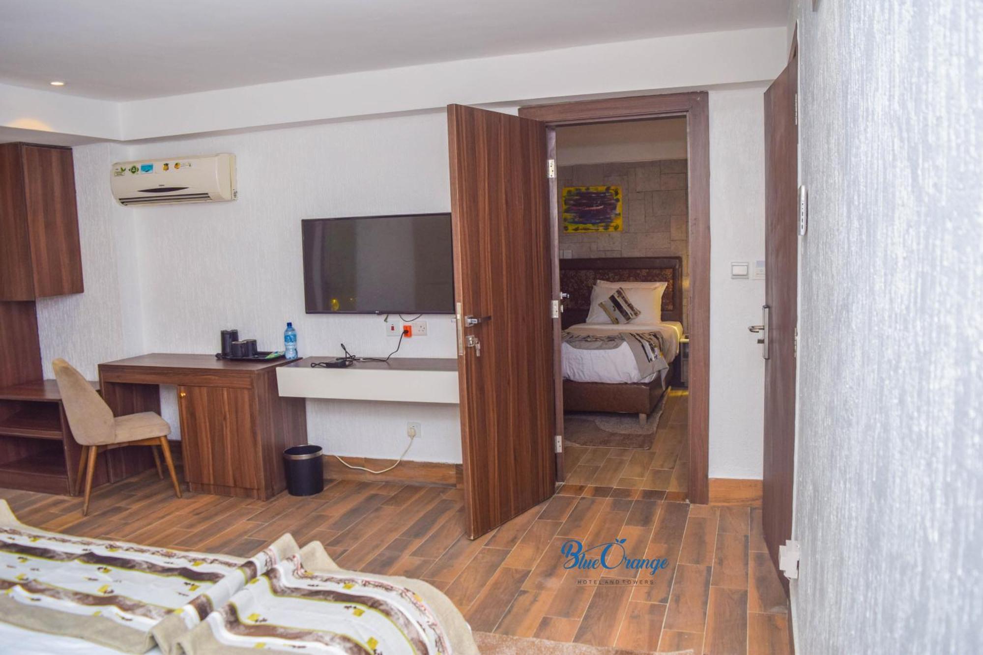 Blue Orange Hotel And Towers Shomolu Экстерьер фото